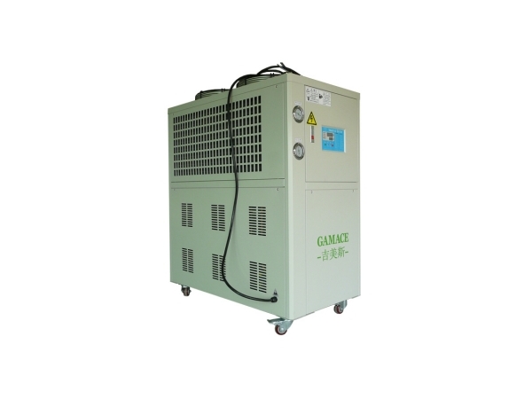 螺桿式冷水機的使用為什么總是夏天的噪音比冬天要吵？